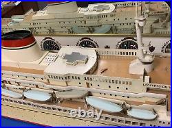 8 Foot ship model Ss Leonardo Da Vinci-from company headquarters Of Italian Line