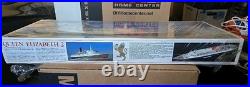 GUNZE SANGYO 1/450 Queen Elizabeth 2 Model Kit Unassembled Sealed New G-403