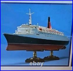 GUNZE SANGYO 1/450 Queen Elizabeth 2 Model Kit Unassembled Sealed New G-403