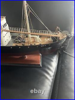 Gos V Whale Catcher Display Model Ship 32