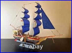 Handcrafted Wooden Model Ship CLAM FISHING BOAT 1.814 MARIA MEDITERRANEA