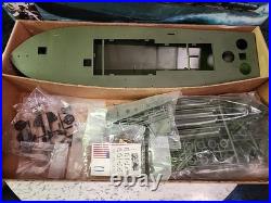 Lindberg J. F. K.'s PT-109 Limited Edition 132 Scale Model Kit Motorized 70813