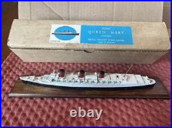 Official QUEEN MARY Souvenir Metal Die-cast Scale model 11200 RARE 1968 England