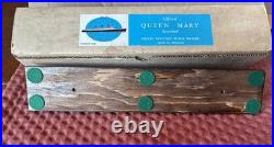 Official QUEEN MARY Souvenir Metal Die-cast Scale model 11200 RARE 1968 England