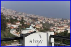 Rare Holland America Line' Veendam Cruise Ship Model 1420