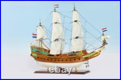 SEACRAFT GALLERY BATAVIA PAINTED Wooden Model Ship Extremely Detailed 90cm 35