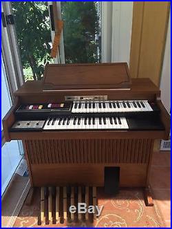 Thomas Organ Model Covertible 130 For Pickup NO SHIPPING Excellent Condition