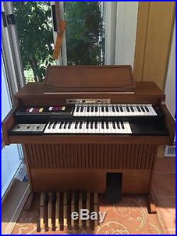 Thomas Organ Model Covertible 130 For Pickup NO SHIPPING Excellent Condition