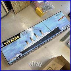 Trumpeter RMS Titanic 1200 Model Kit 03719 Unassembled With Stand LED wood deck