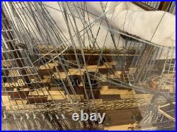 USS Constitution Old Ironsides Tall Ship Model with Table Top Display Case new