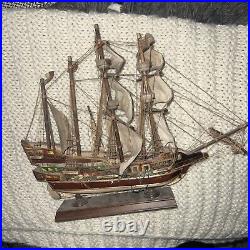 Very old wooden ship Elizabeth gallon 1588? Original Posible US Navy. Dusty