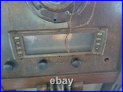 Vintage Motorola tube radio Model 82A ask for shipping or parts knobs speaker ++